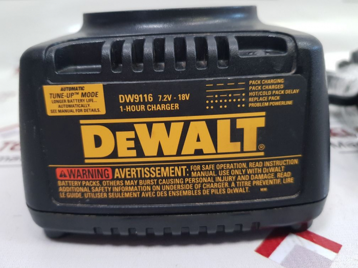Dewalt Dw9116 7.2V 18V 1 hour Battery Charger 120V Ac 60Hz 2.0 Amps