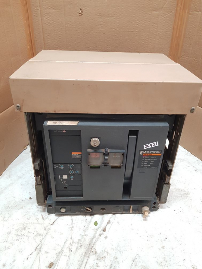 Masterpact 1600Amp M16 H1 Circuit Breaker