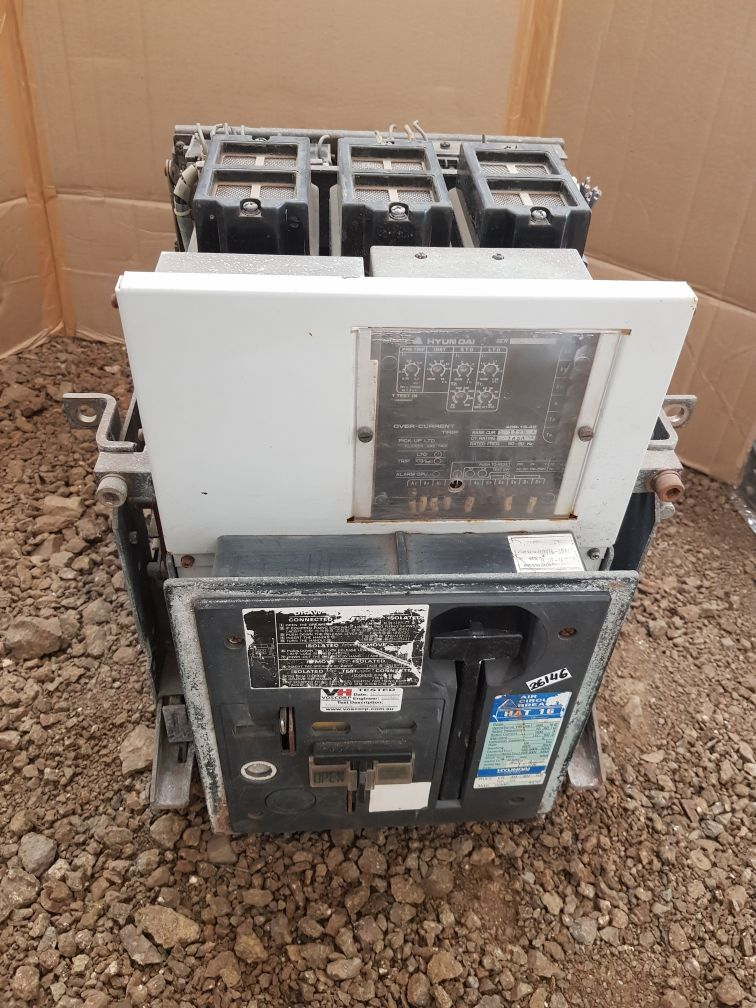 Hyundai HAT 16 Air Circuit Breaker