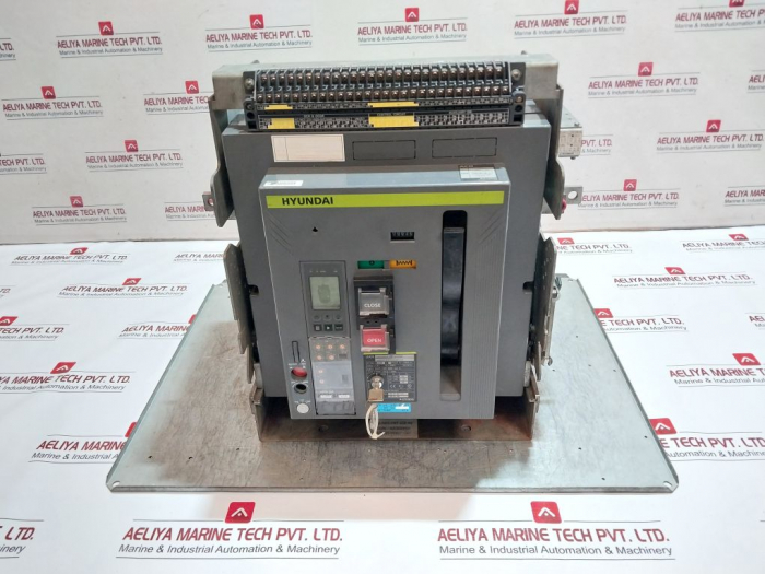 3 Pole Air Circuit Breaker 