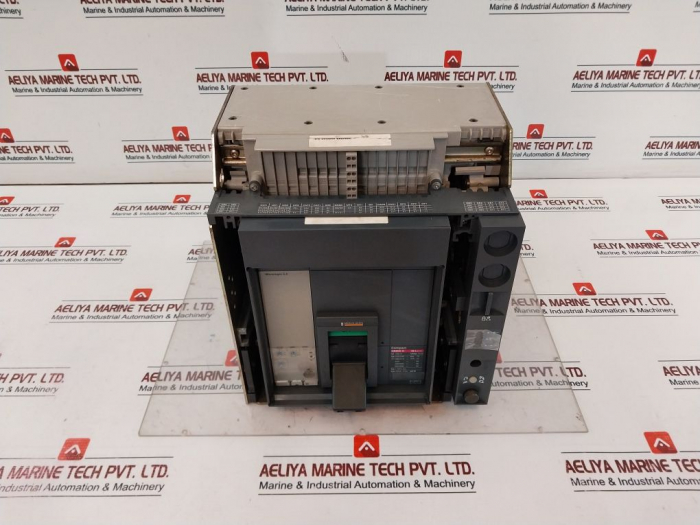 NS800 H Circuit Breaker Compact