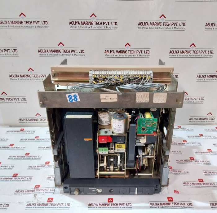 Masterpact M08 Ni Circuit Breaker